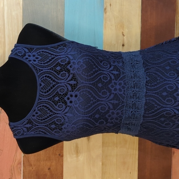 SMALL blue lace dress with lining and partial side zipper - Picture 2 of 6